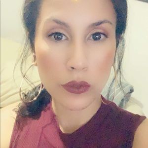 Meet your Posher, Emelissa